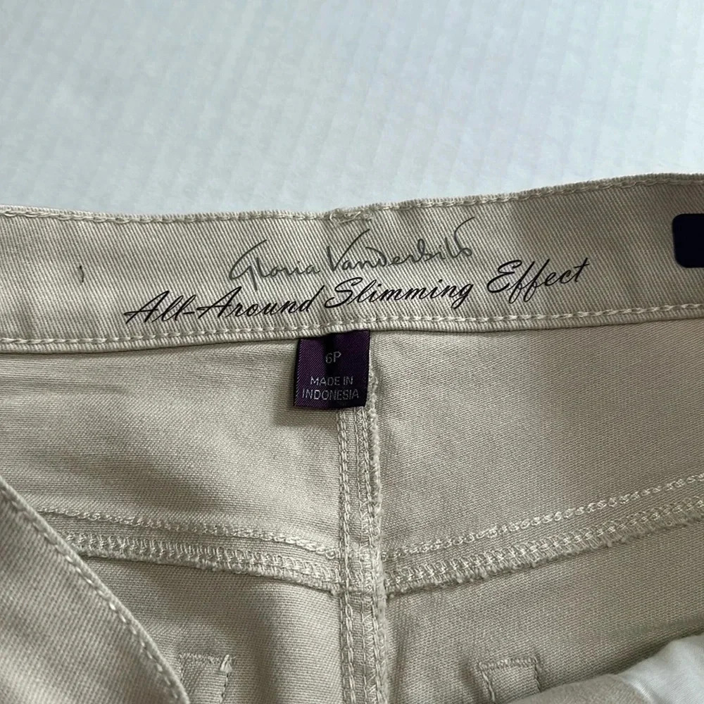 Gloria Vanderbilt Amanda Skimmer Crop Stretch Embellished Pockets‎ Size 6P NWT - Picture 8 of 13